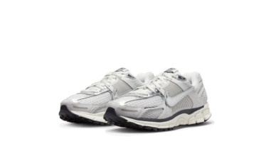 Nike Zoom Vomero 5 Photon Dust Metallic Silver